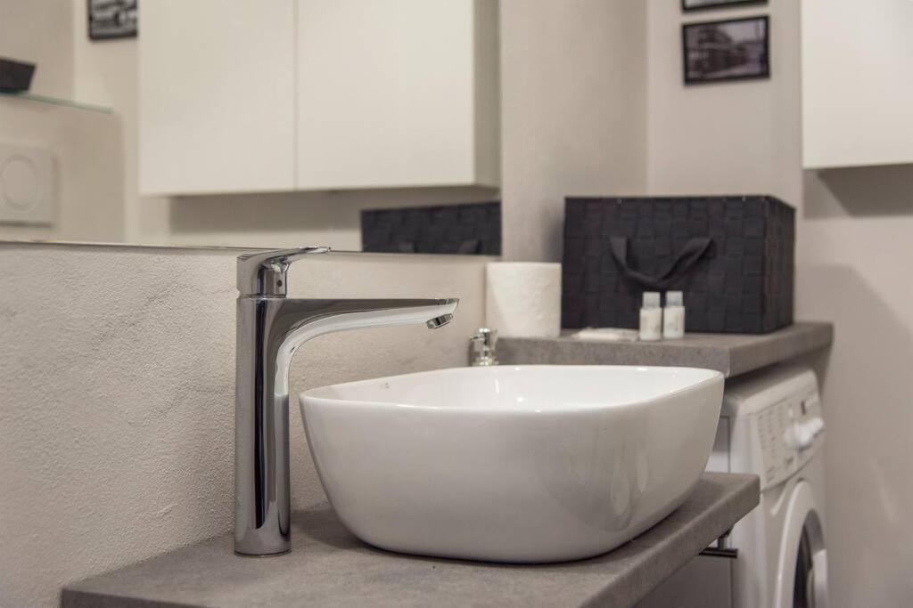 Mico 1 Bedroom Apartment - Youhosty Milánó Kültér fotó
